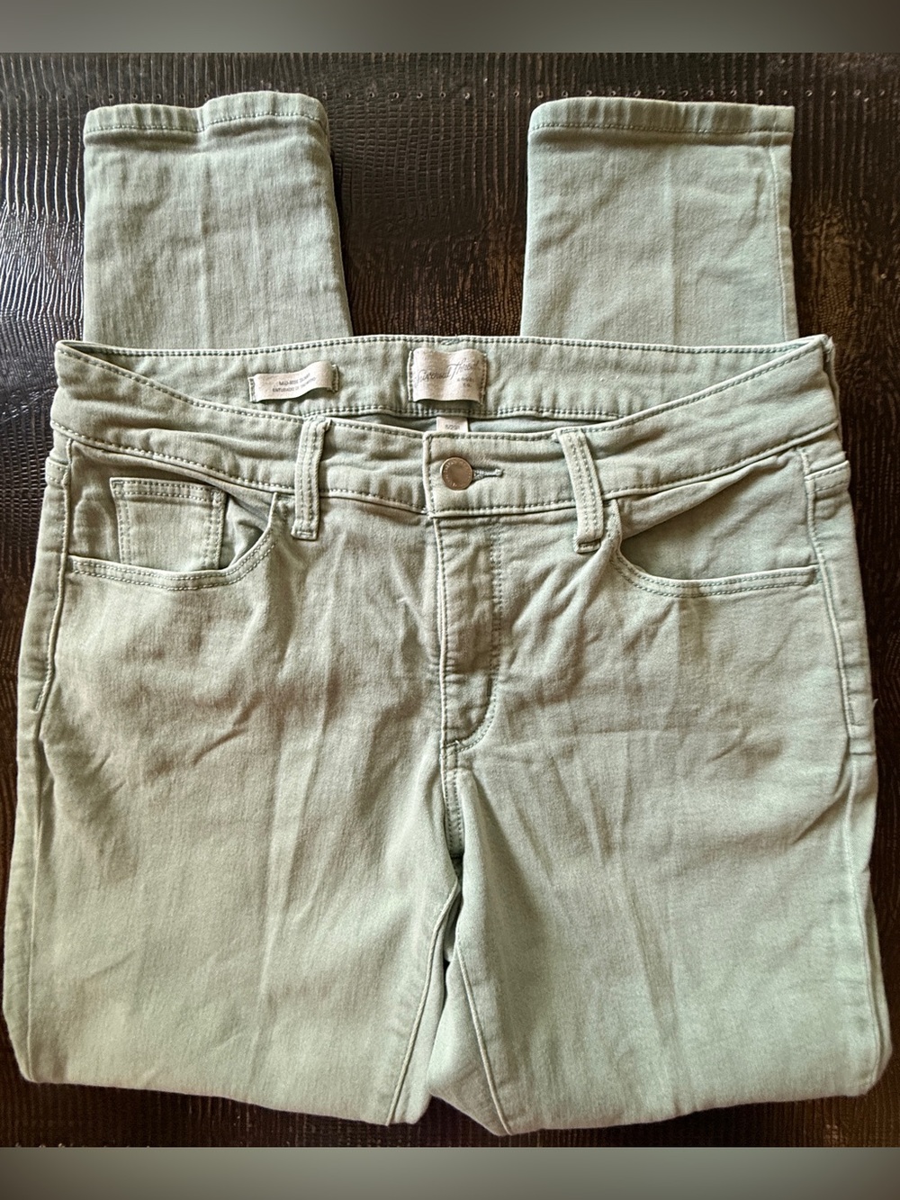 Universal Thread Light Sage Green Mid Rise Skinny Jeans | Fare UC